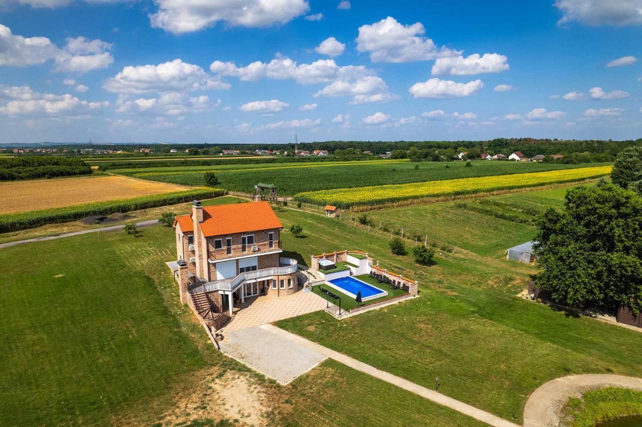 Stipino Villa