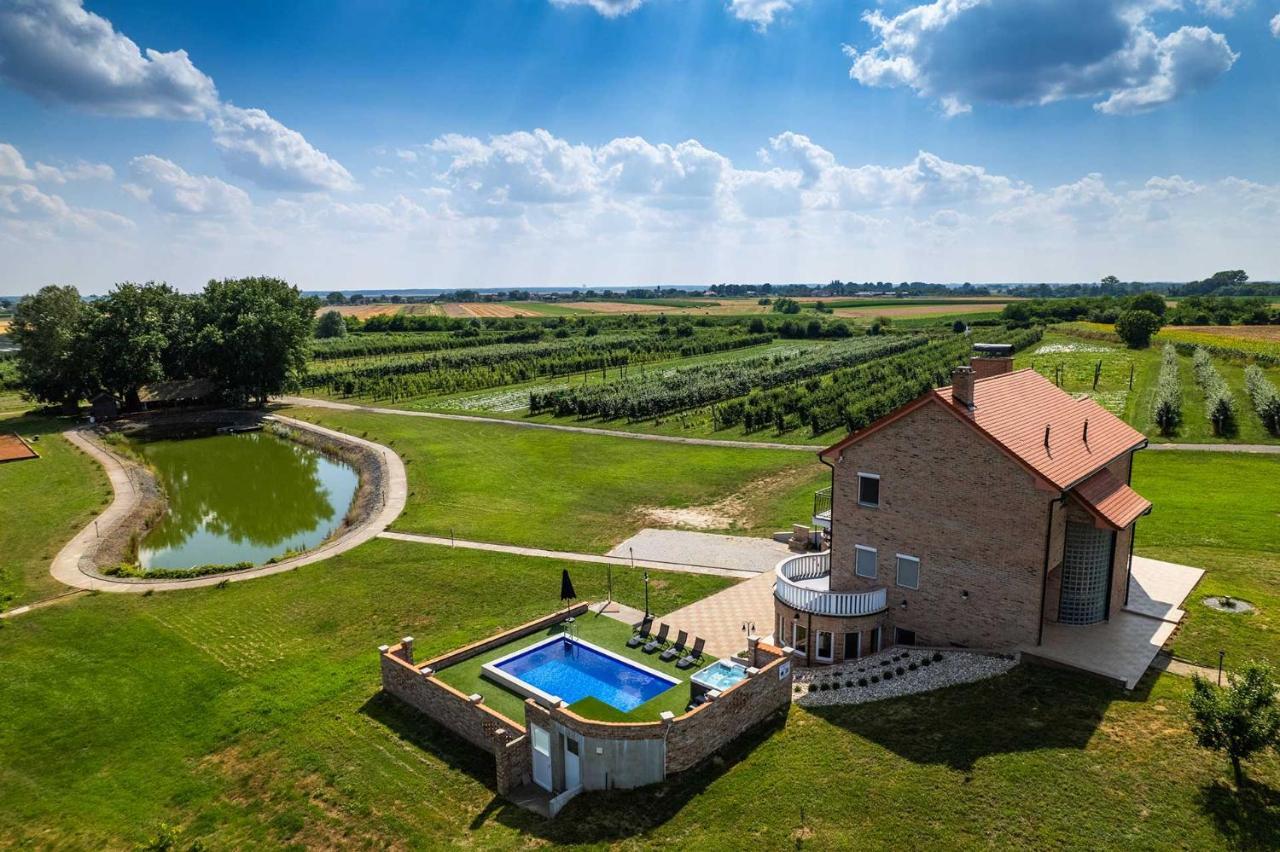 Stipino Villa *